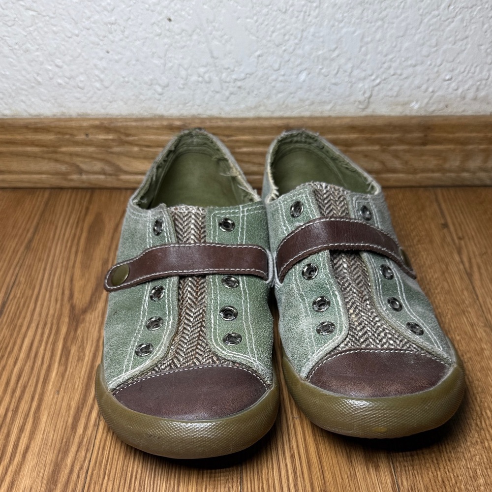BC Footwear Women’s Sneakers in Green and Brown